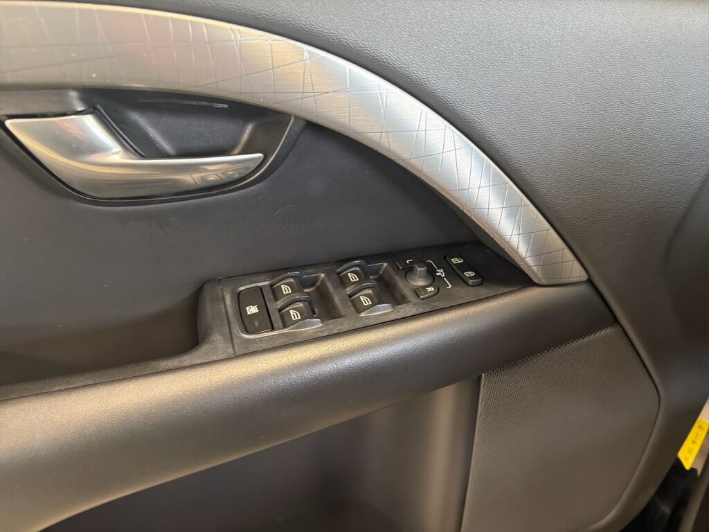 Volvo XC70 2008 Musta