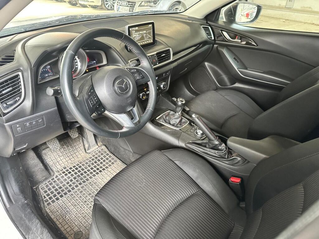 Mazda Mazda3 2015 Valkoinen