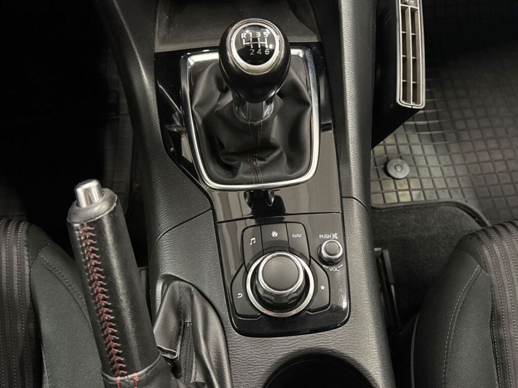Mazda Mazda3 2015 Valkoinen