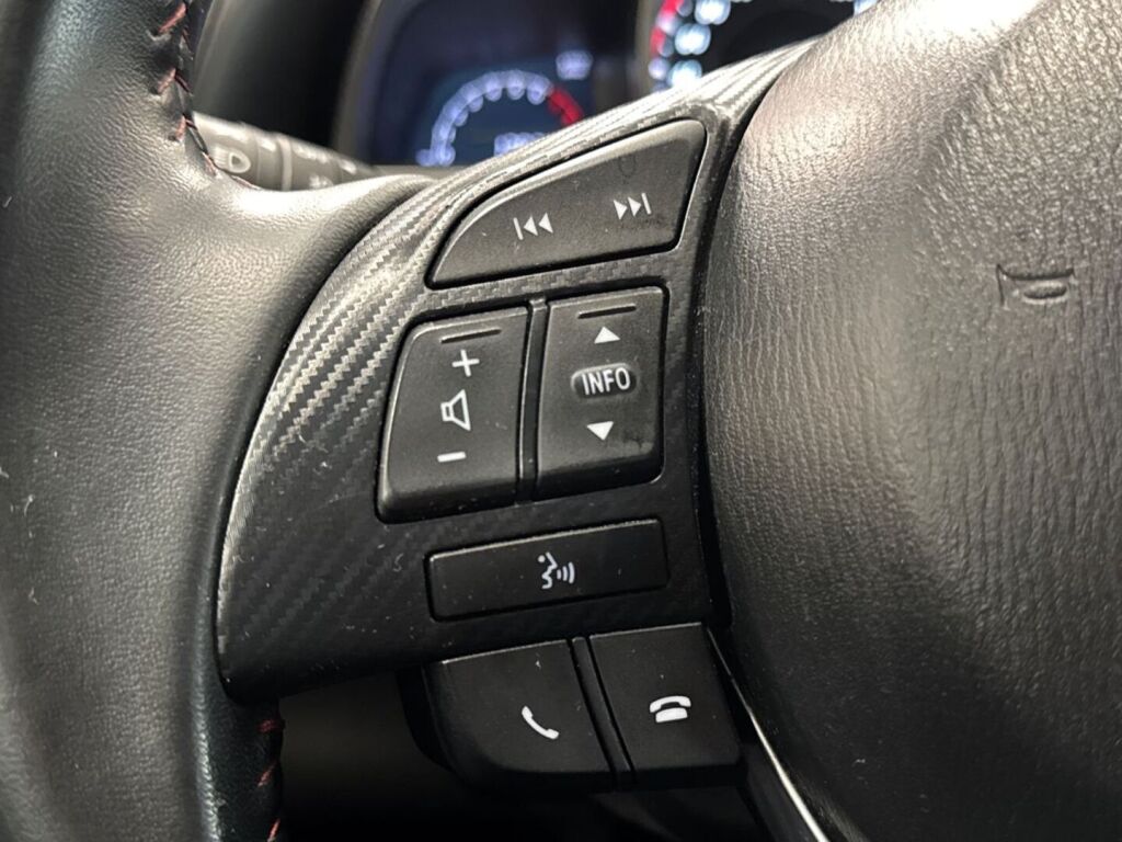 Mazda Mazda3 2015 Valkoinen