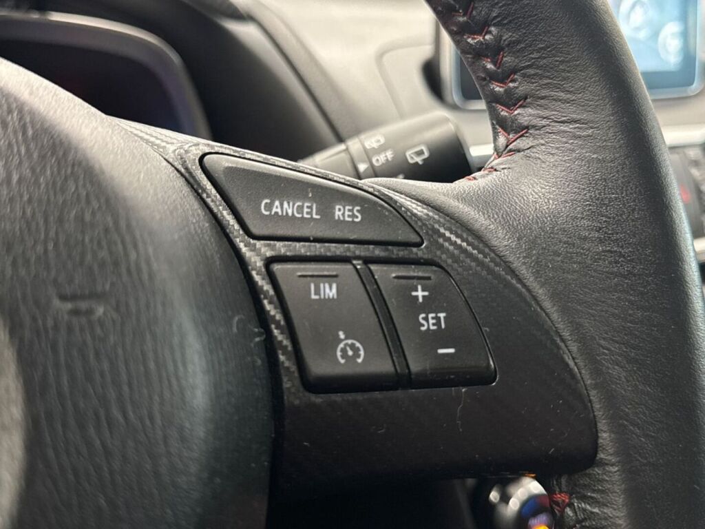 Mazda Mazda3 2015 Valkoinen