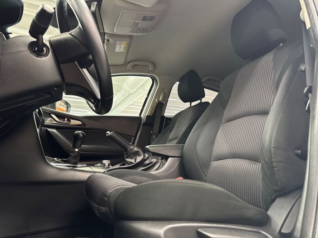 Mazda Mazda3 2015 Valkoinen