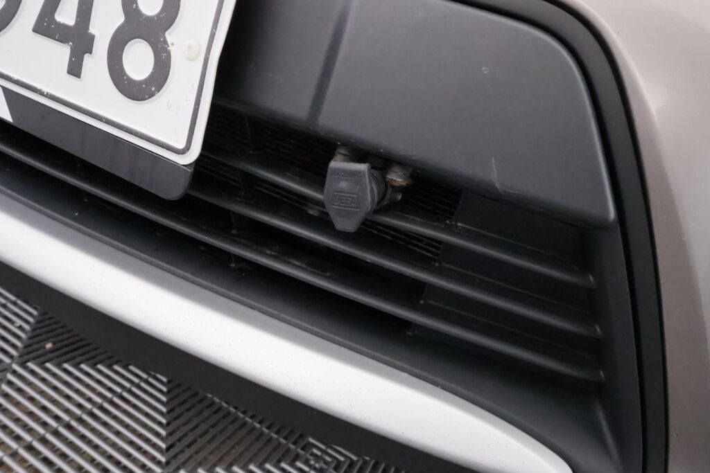 Toyota Auris 2015 Ruskea (beige)