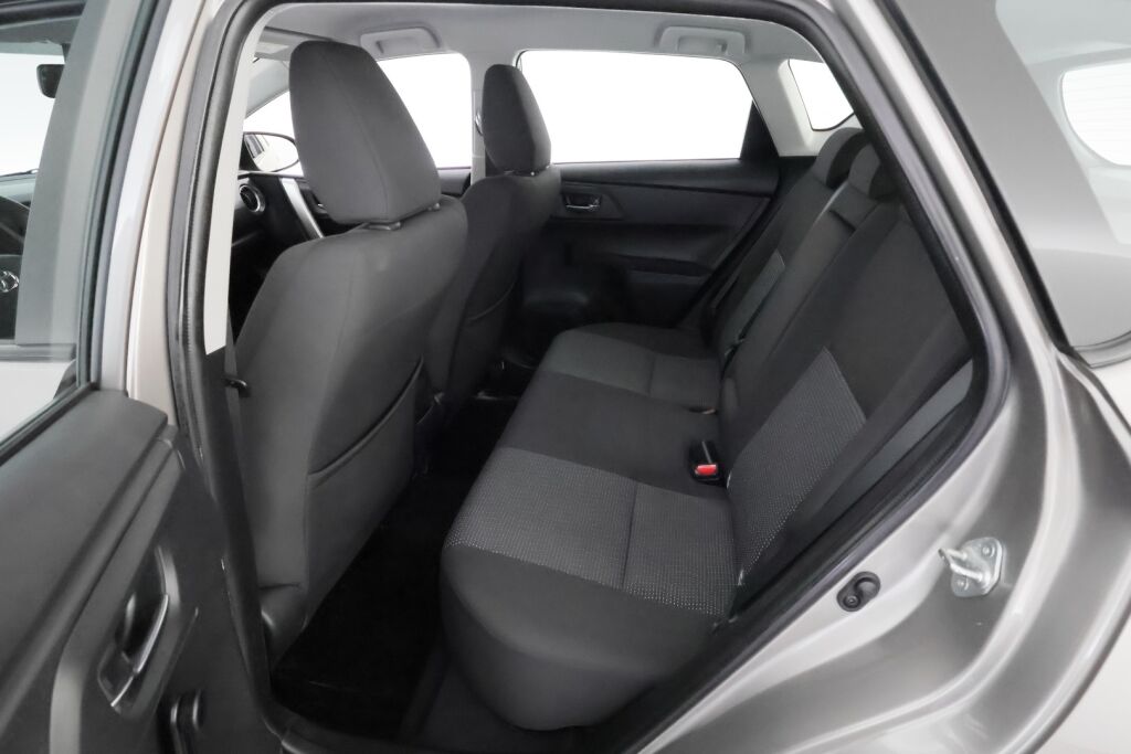 Toyota Auris 2015 Ruskea (beige)