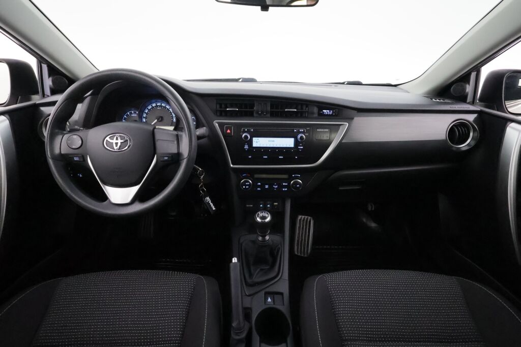 Toyota Auris 2015 Ruskea (beige)