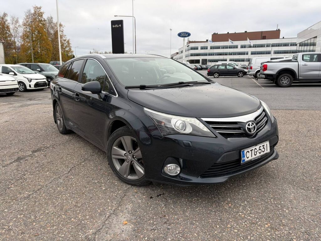 Toyota Avensis 2015 Harmaa