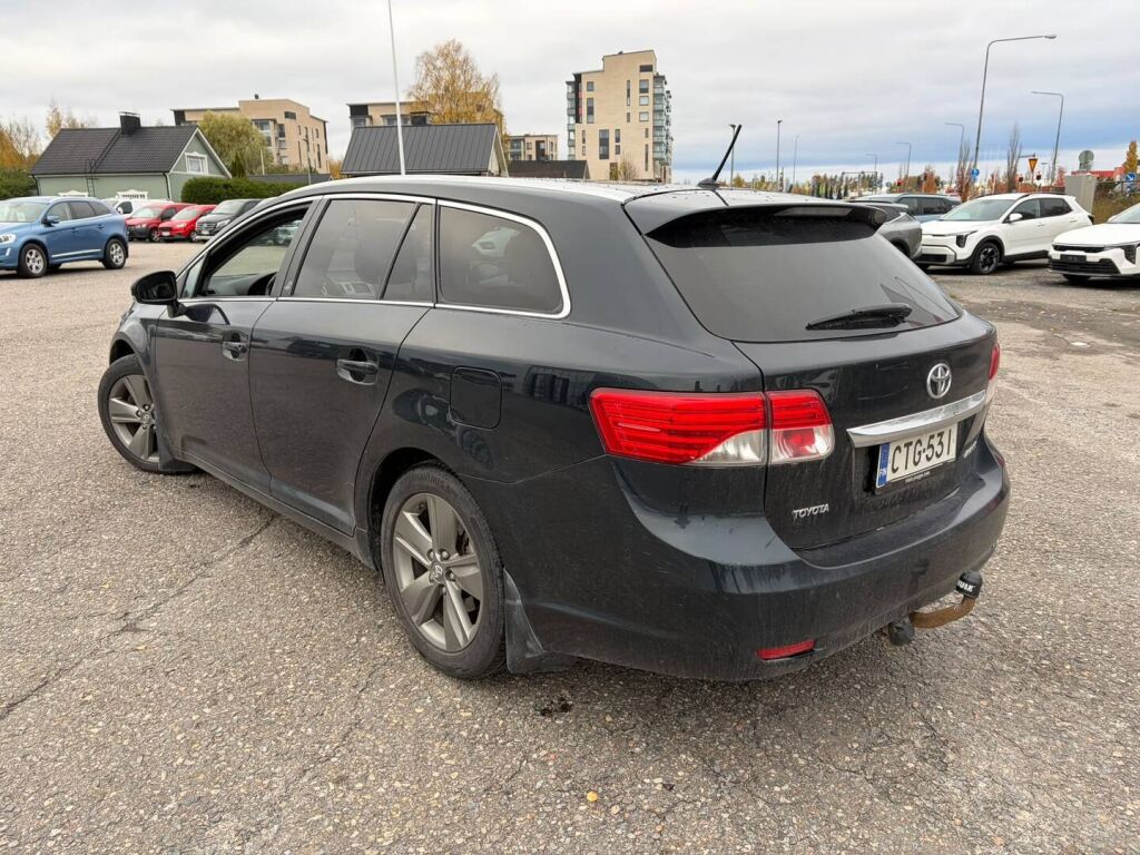 Toyota Avensis 2015 Harmaa