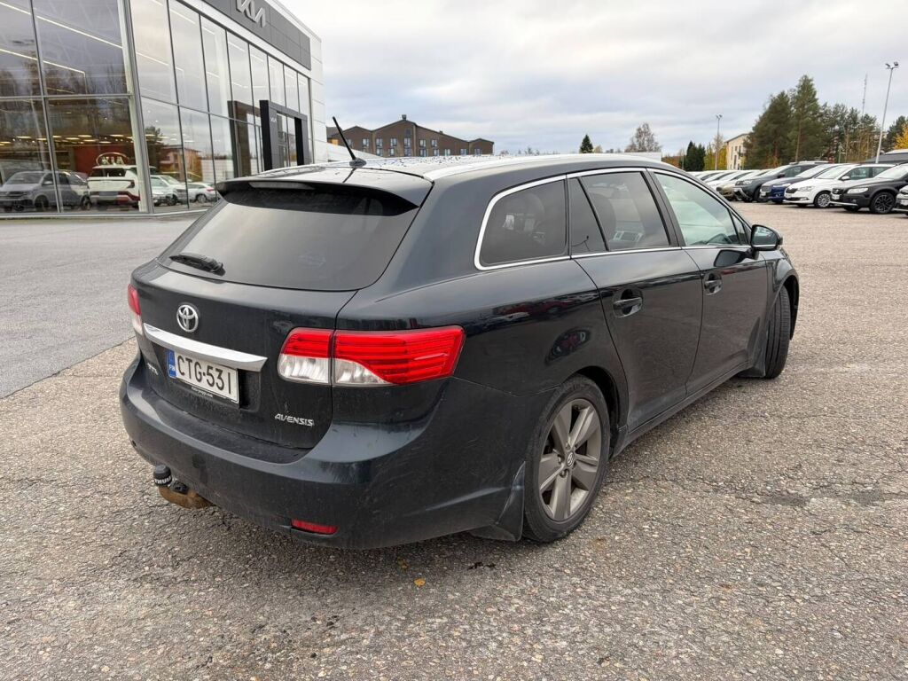 Toyota Avensis 2015 Harmaa