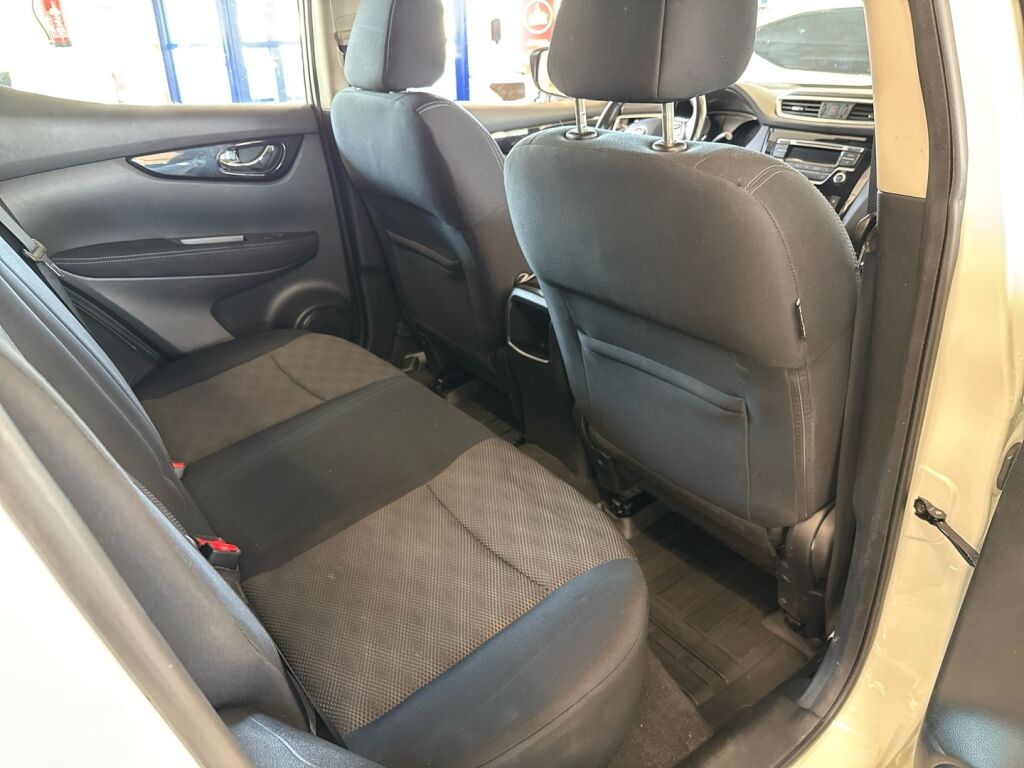 Nissan Qashqai 2015 Valkoinen