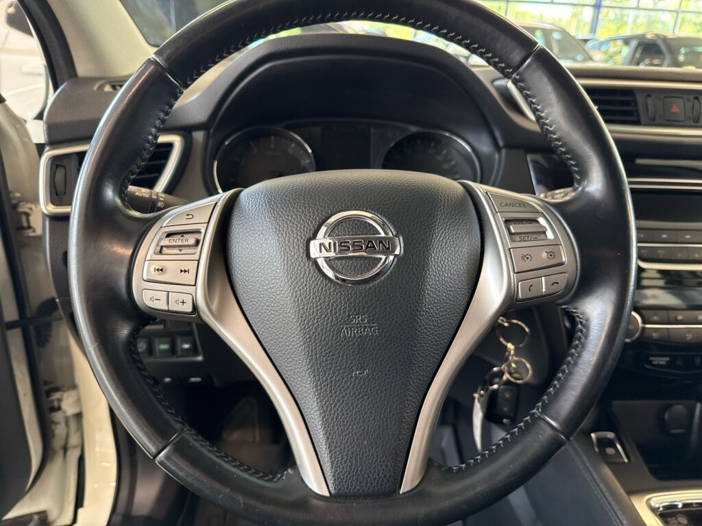 Nissan Qashqai 2015 Valkoinen