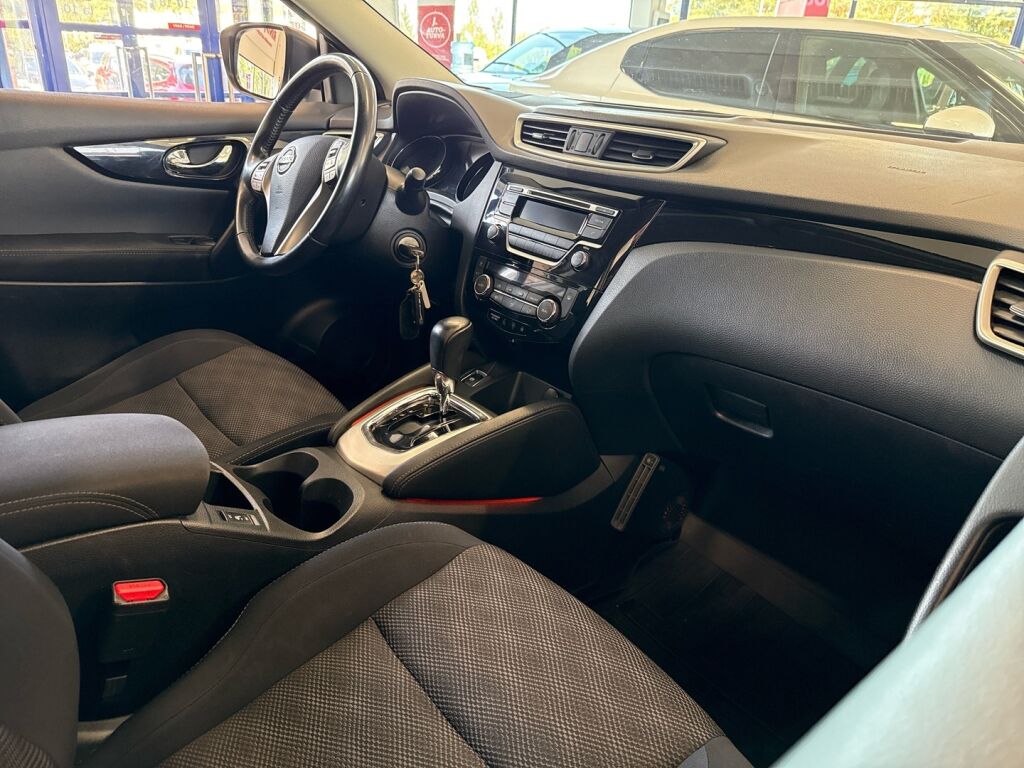 Nissan Qashqai 2015 Valkoinen