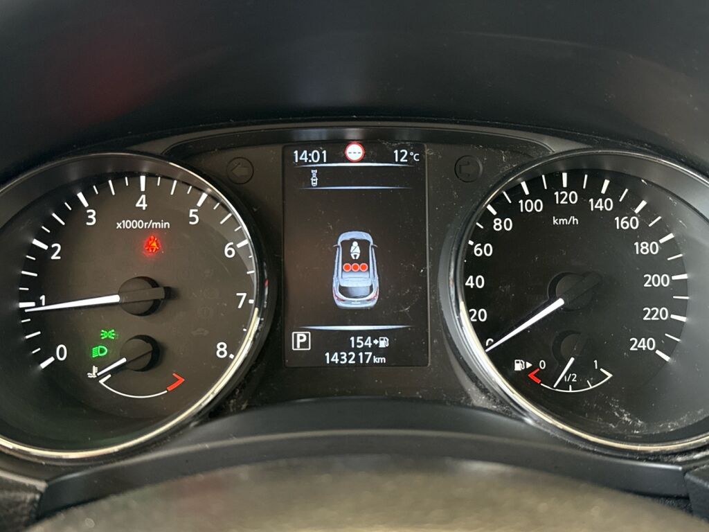 Nissan Qashqai 2015 Valkoinen