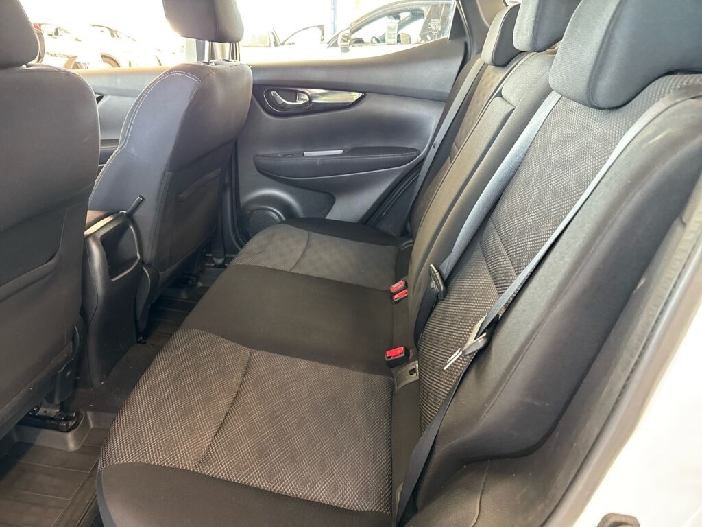 Nissan Qashqai 2015 Valkoinen