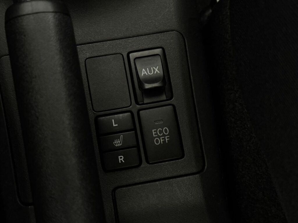Toyota Yaris 2010 Harmaa