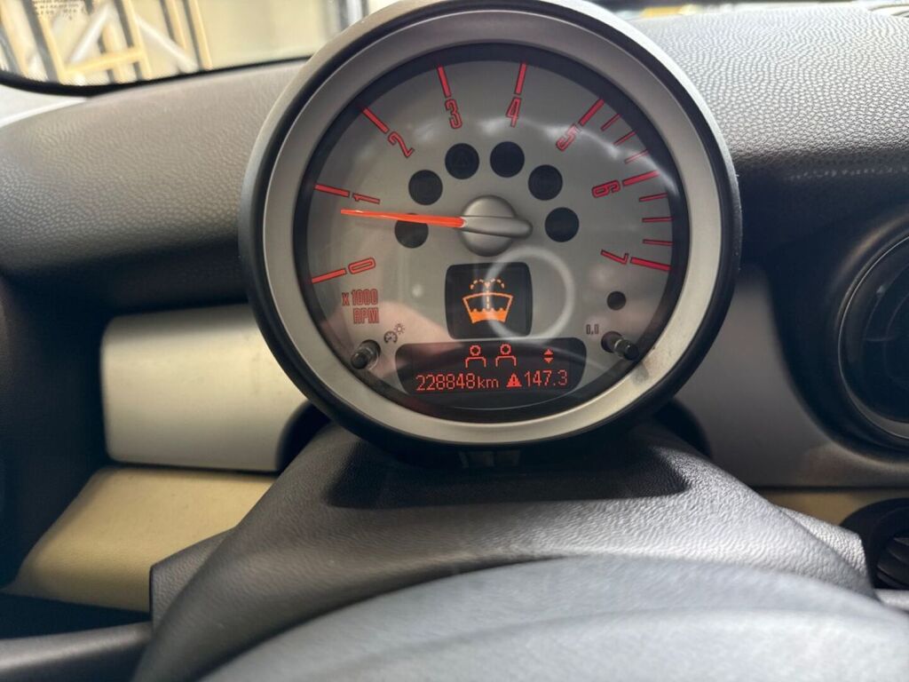 Mini Cooper D 2010 Valkoinen