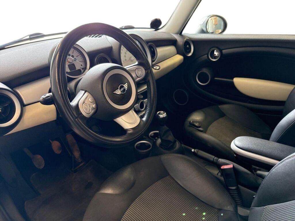 Mini Cooper D 2010 Valkoinen