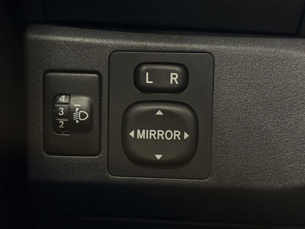 Toyota Yaris 2010 Hopea