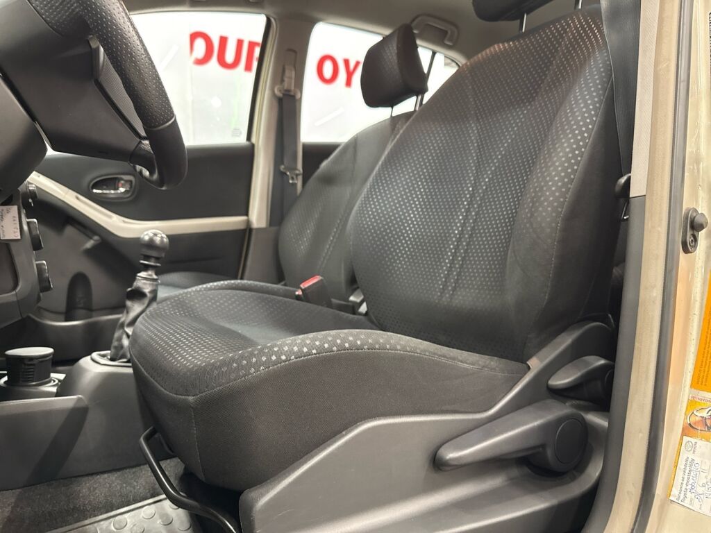 Toyota Yaris 2010 Hopea