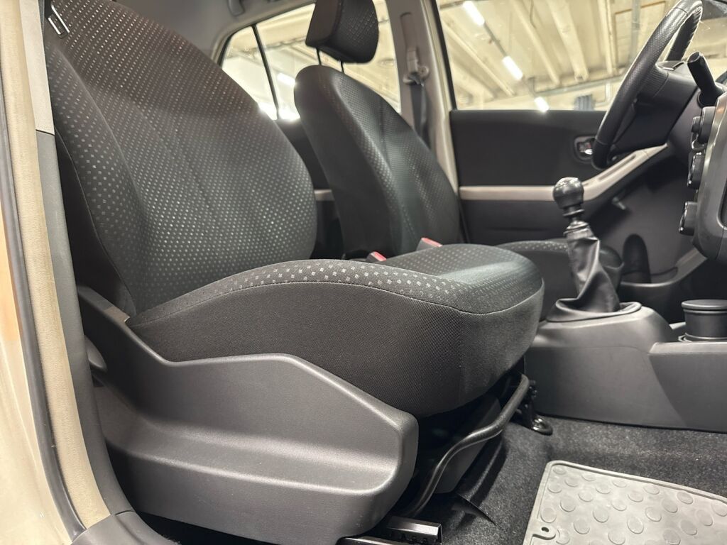 Toyota Yaris 2010 Hopea