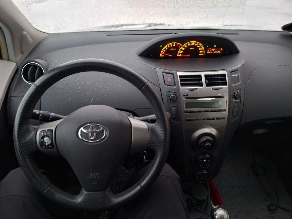 Toyota Yaris 2010 Hopea