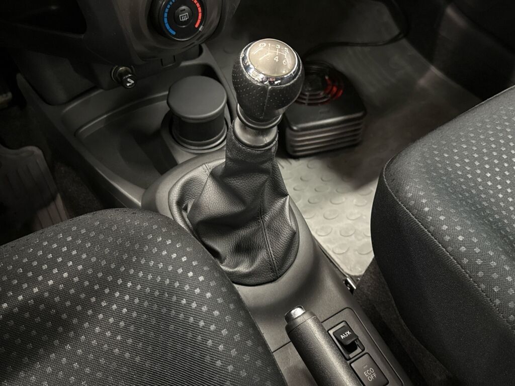 Toyota Yaris 2010 Hopea