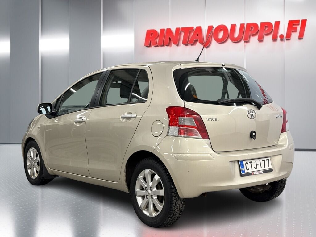 Toyota Yaris 2010 Hopea