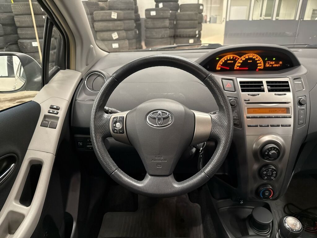 Toyota Yaris 2010 Hopea