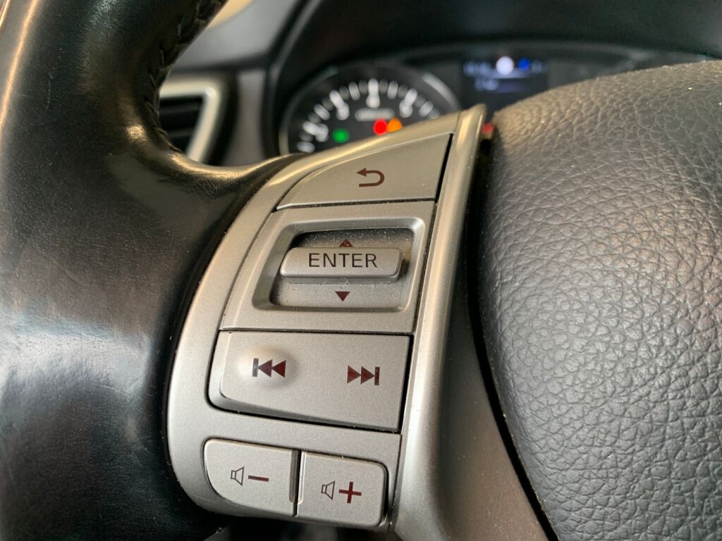 Nissan Qashqai 2015 Valkoinen