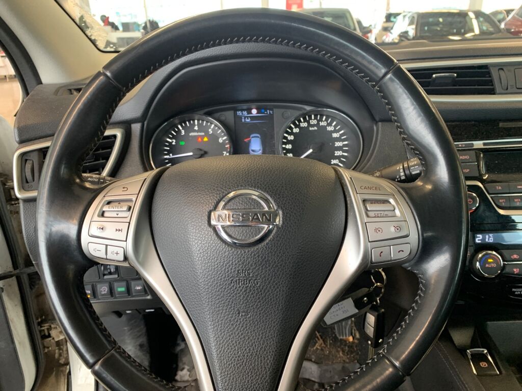 Nissan Qashqai 2015 Valkoinen