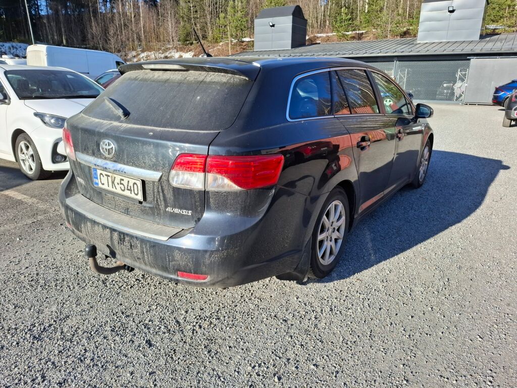 Toyota Avensis 2015 Harmaa