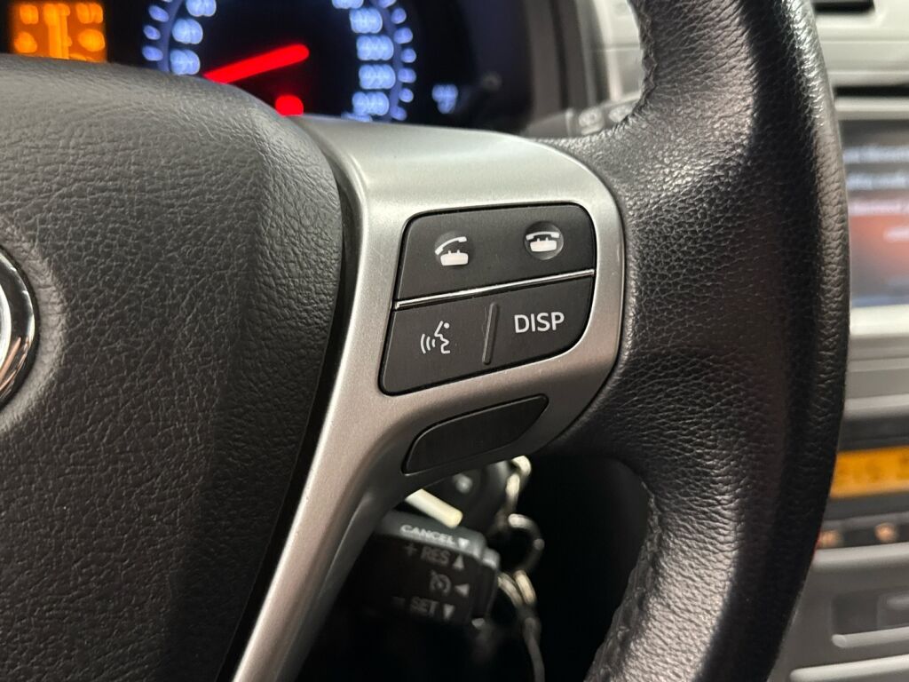 Toyota Avensis 2015 Harmaa