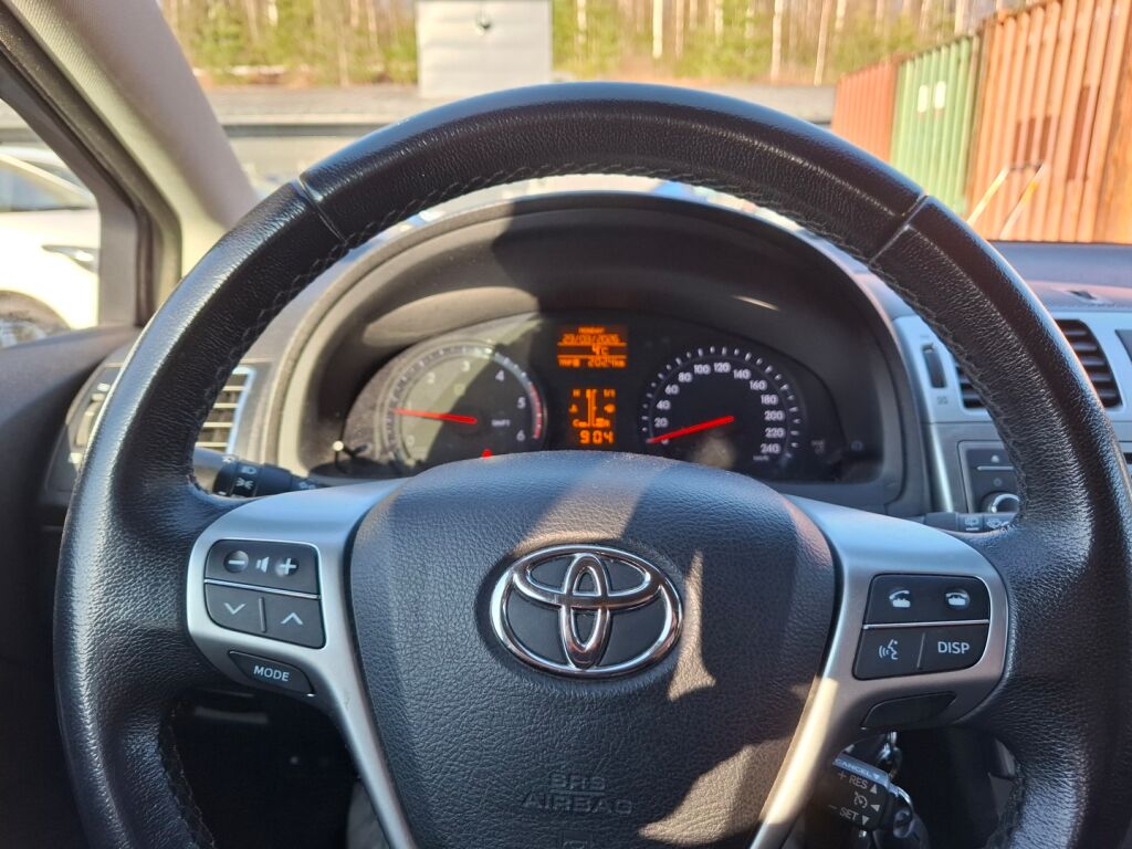 Toyota Avensis 2015 Harmaa