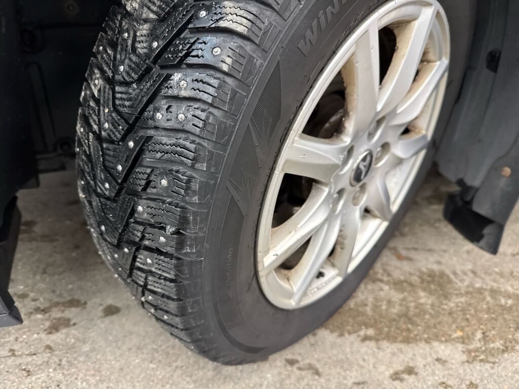 Toyota Avensis 2015 Harmaa