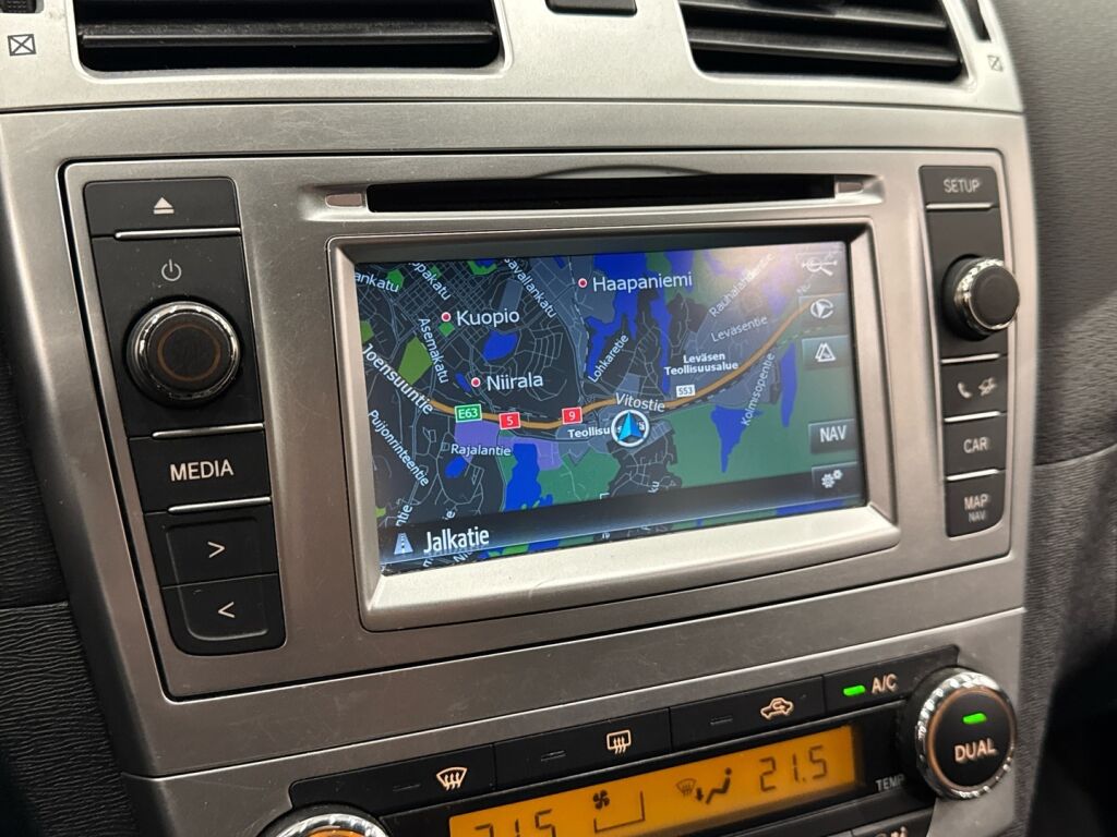 Toyota Avensis 2015 Harmaa