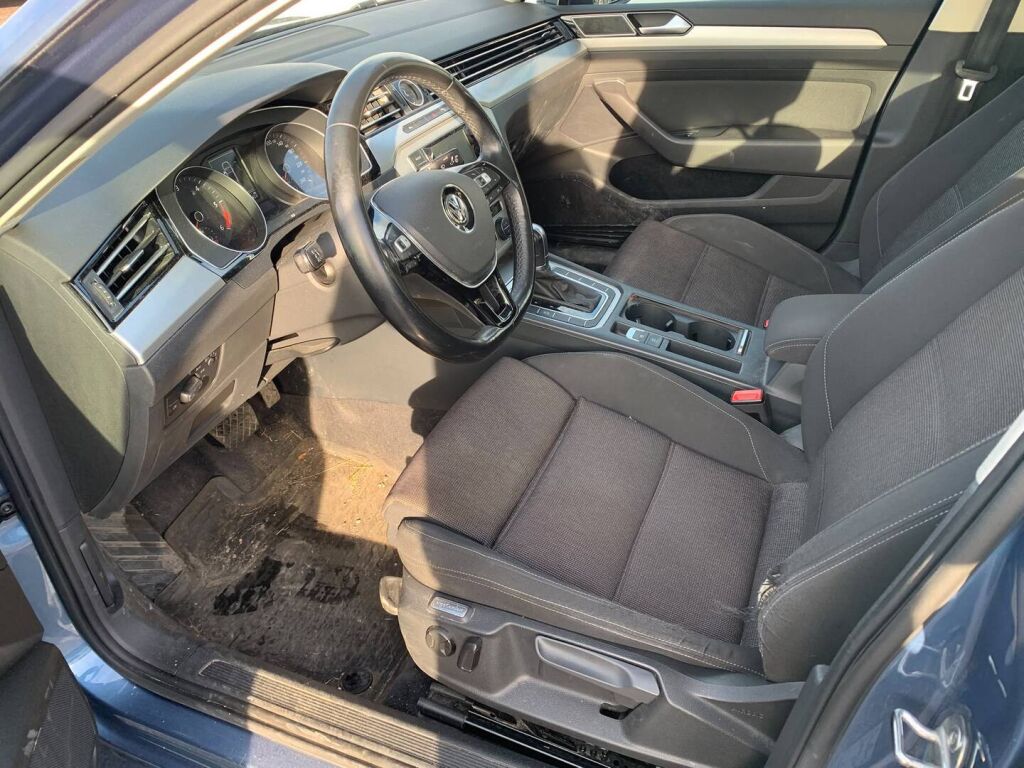 Volkswagen Passat 2015 Sininen