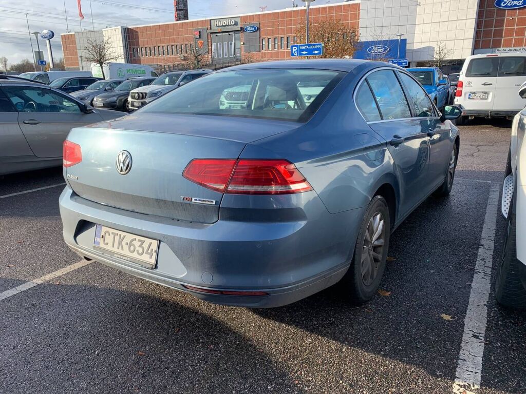Volkswagen Passat 2015 Sininen