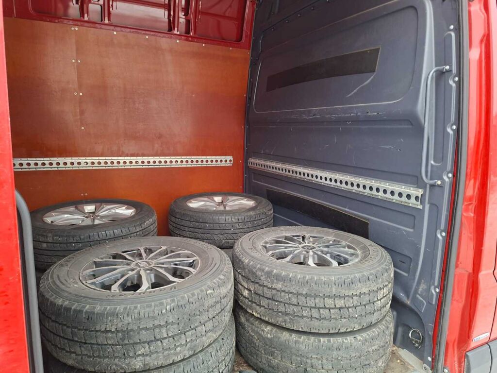 Mercedes-Benz Sprinter 2015 Punainen