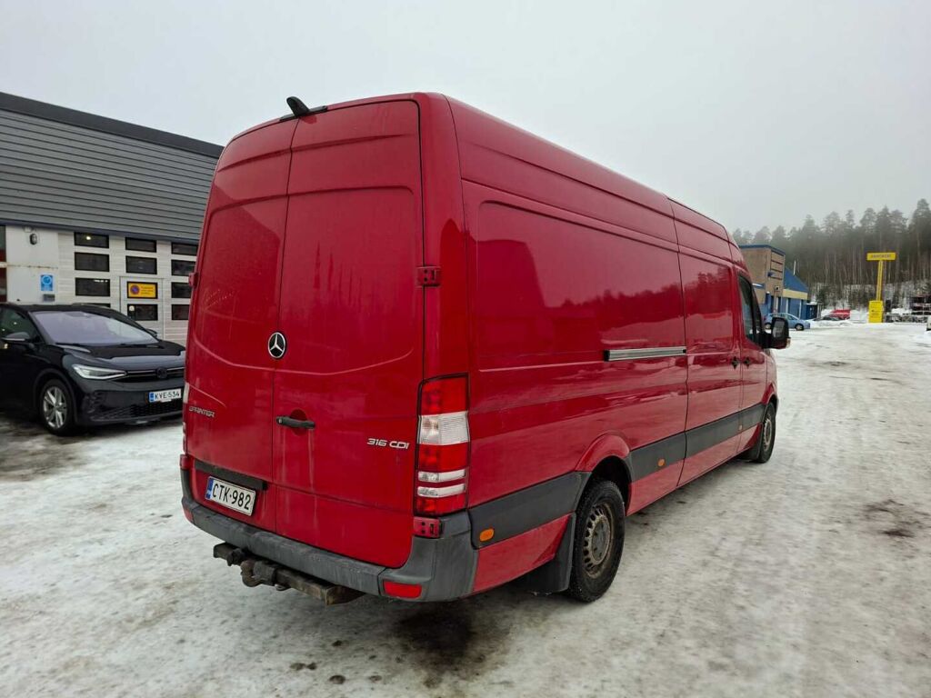 Mercedes-Benz Sprinter 2015 Punainen