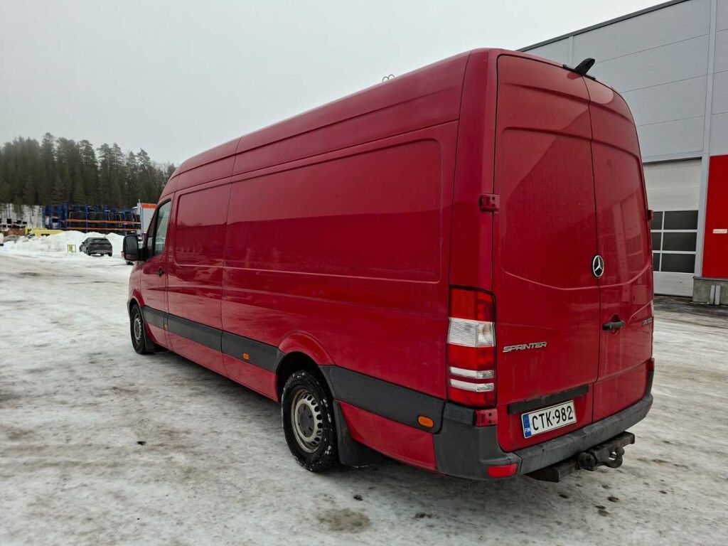 Mercedes-Benz Sprinter 2015 Punainen