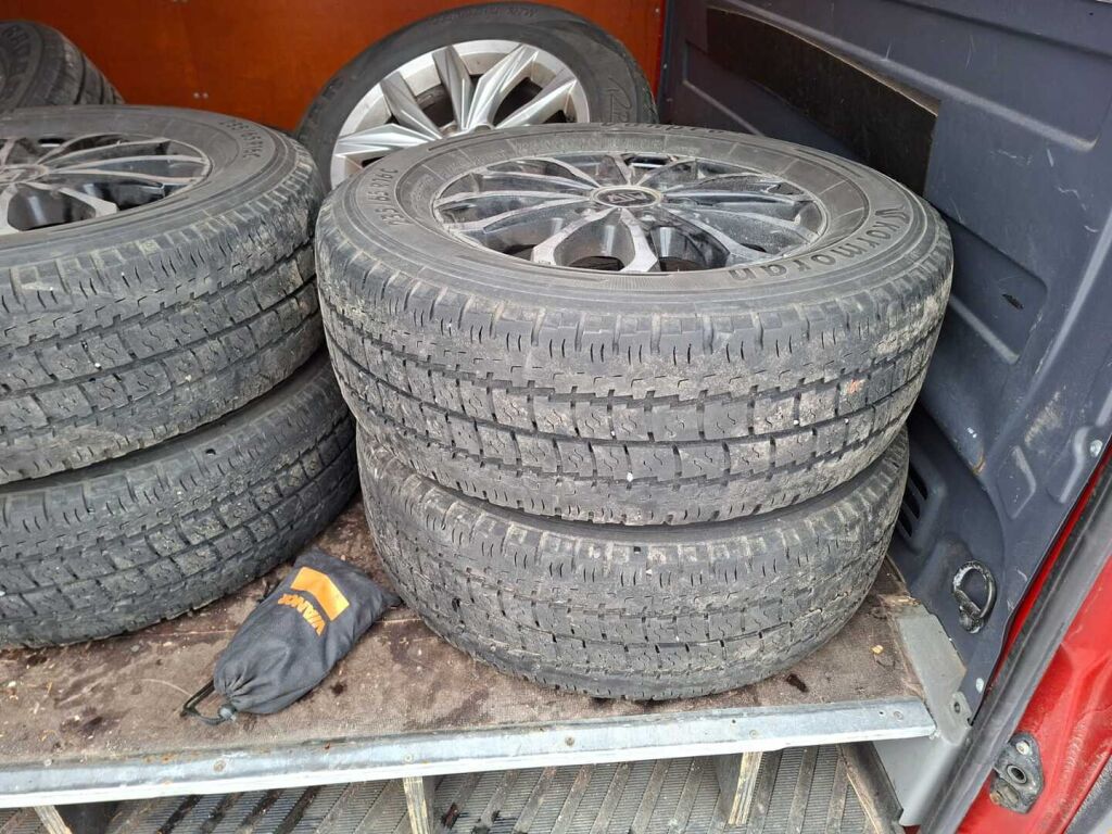 Mercedes-Benz Sprinter 2015 Punainen