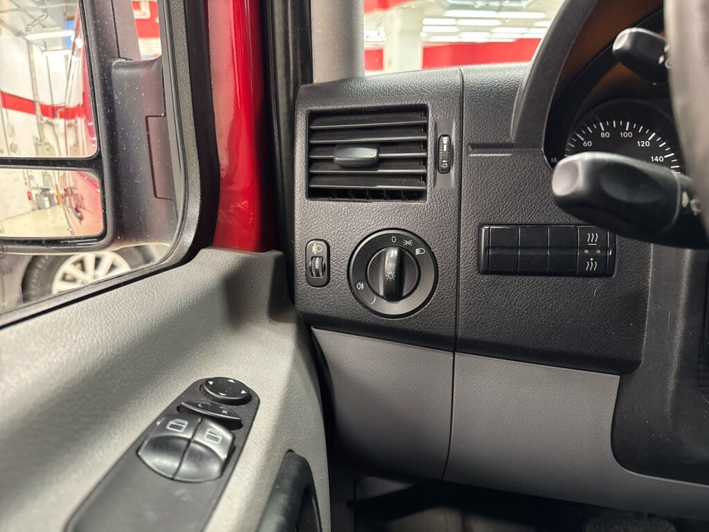 Mercedes-Benz Sprinter 2015 Punainen