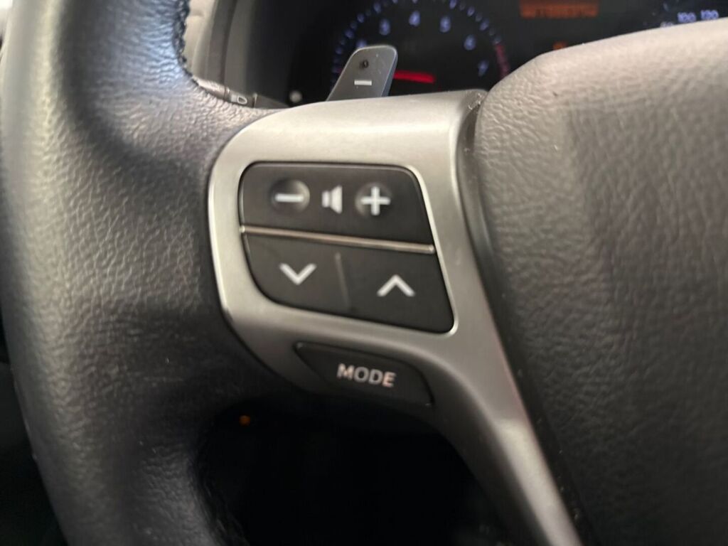 Toyota Avensis 2015 Ruskea (beige)