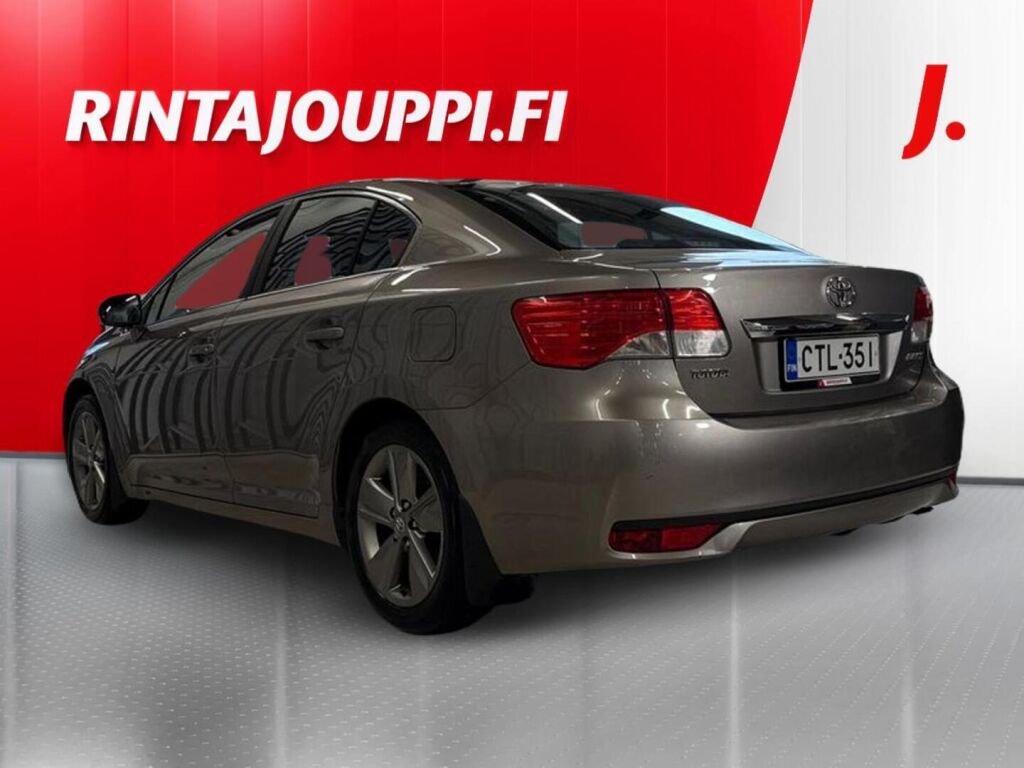 Toyota Avensis 2015 Ruskea (beige)