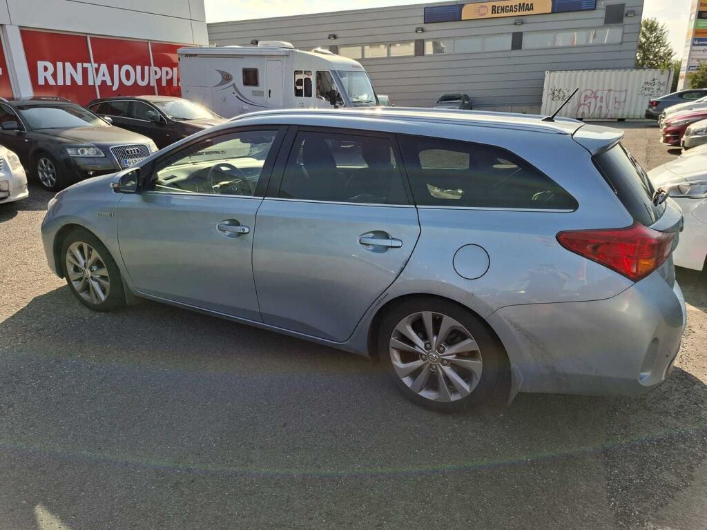 Toyota Auris 2015 Sininen