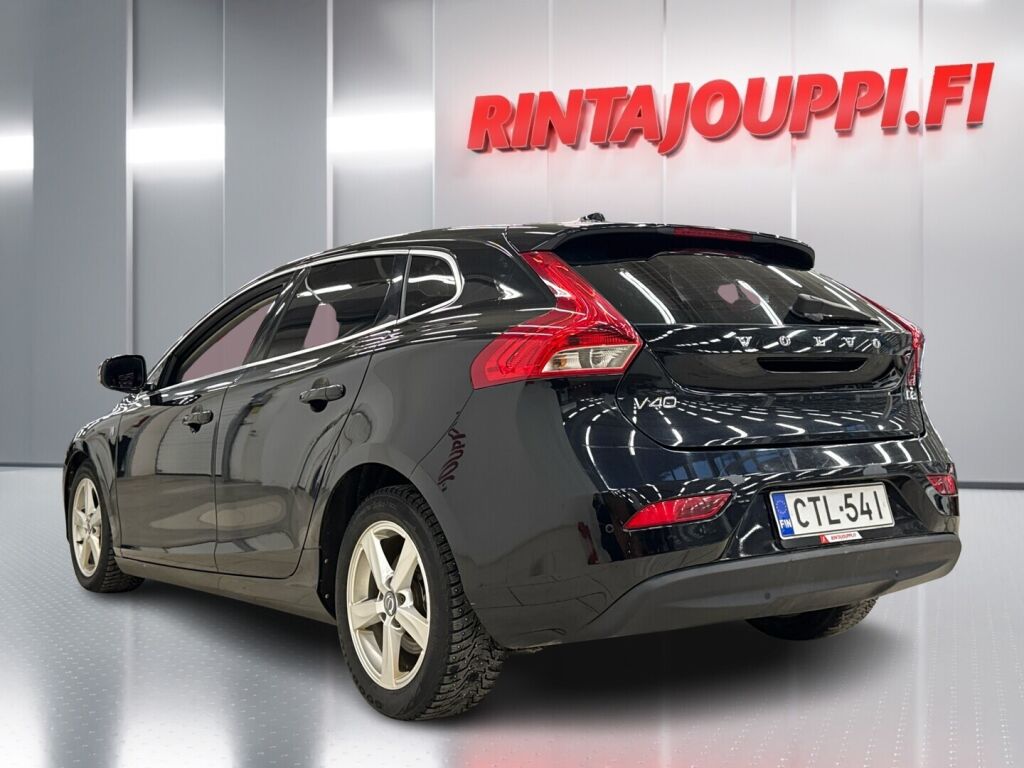 Volvo V40 2015 Musta