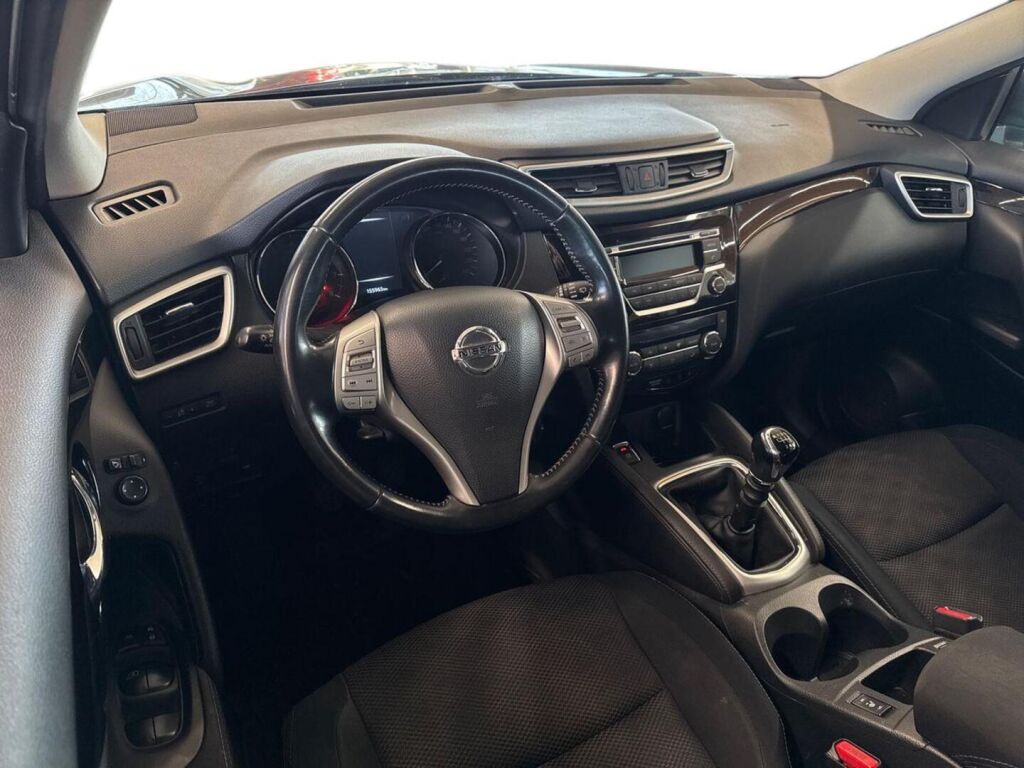 Nissan Qashqai 2015 Ruskea (beige)