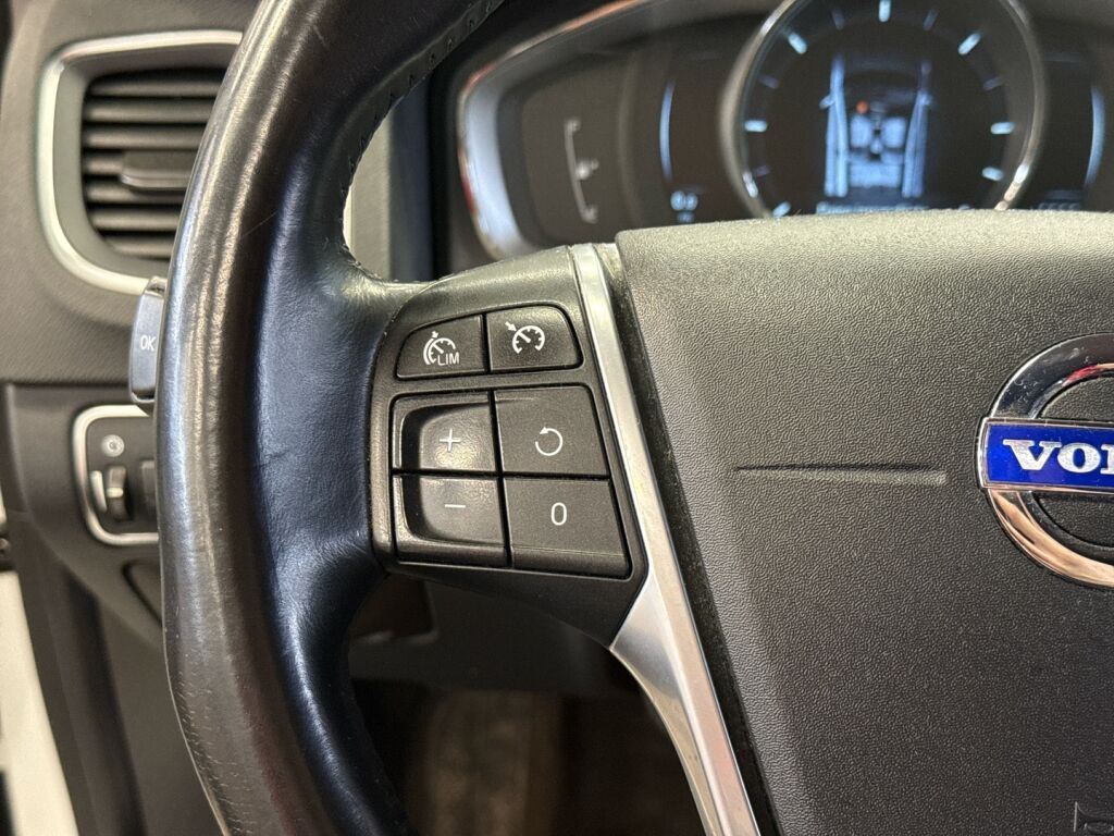 Volvo V60 2015 Valkoinen