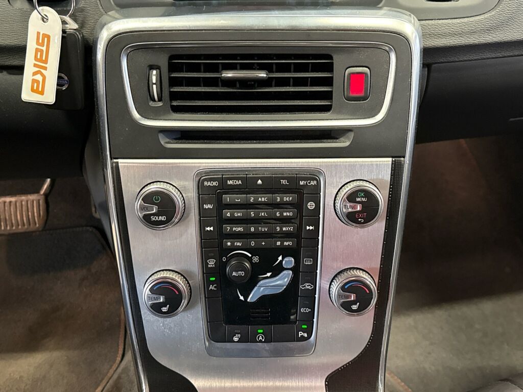 Volvo V60 2015 Valkoinen