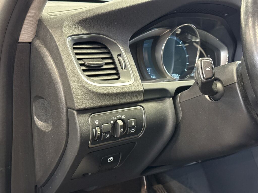 Volvo V60 2015 Valkoinen