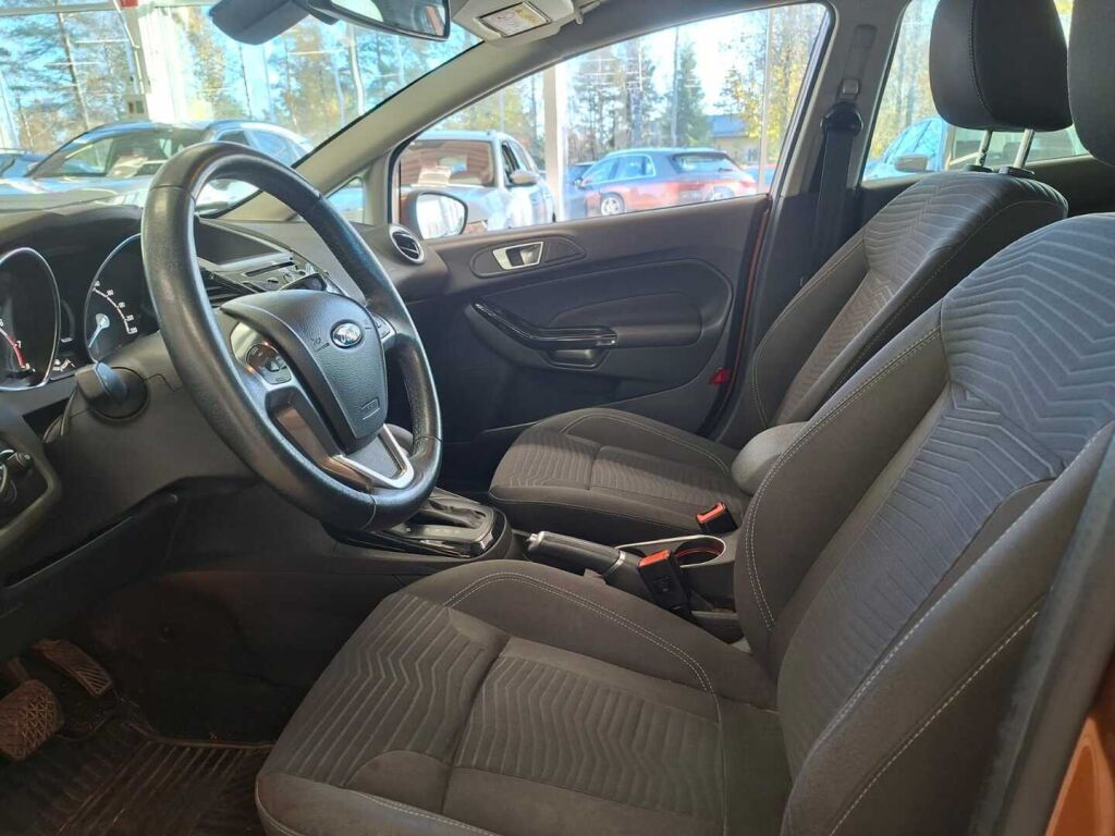 Ford Fiesta 2015 Ruskea (beige)